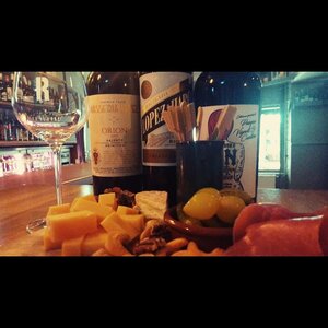 Roest wine & food bar image 2