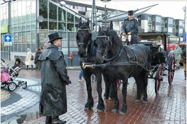 Rij mee met de winterprinses op de kerstmarkt