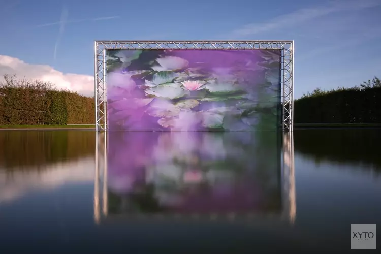 Rondleidingen door een open lucht expositie Wonderland