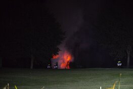 Uitslaande brand verwoest bijgebouw golfclub Heemskerk