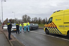 Gewonde na frontale aanrijding op de Hoflaan in Heemskerk