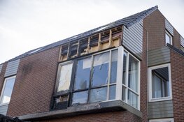 Uitgebrande vrachtwagen Daltonstraat Heemskerk afgesleept