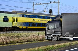 Vrachtwagen blokkeert N203 in Uitgeest na ongeval