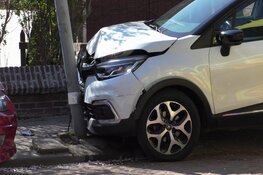 Automobiliste verliest controle over auto: meerdere auto's aangereden