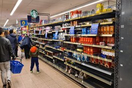 Alles 50% bij Deen in Heemskerk, overvolle wagens