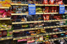 Alles 50% bij Deen in Heemskerk, overvolle wagens