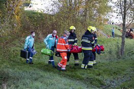 Hoogwerker breekt los van wagen en raakt fietser in Uitgeest