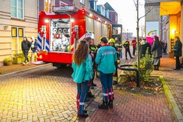 Rookontwikkeling in gezondheidscentrum door oliebol in magnetron