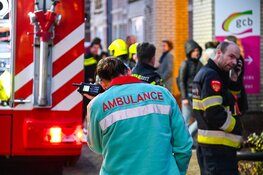Rookontwikkeling in gezondheidscentrum door oliebol in magnetron