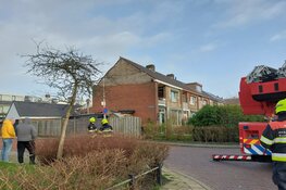 Gevel losgewaaid van woning in Heemskerk