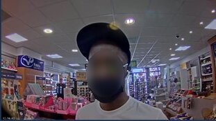 Gezocht: Wie pint hier met een ontvreemde pinpas?