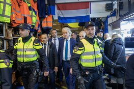 Veel politie bij bezoek Geert Wilders aan Bazaar Beverwijk