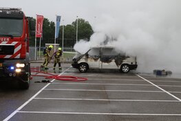 Brand op parkeerplaats van voetbalvereniging Heemskerk