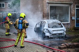 Auto in brand tegen sloopwoning in Heemskerk
