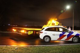 Aanhanger met net gekochte boot schiet los in Heemskerk
