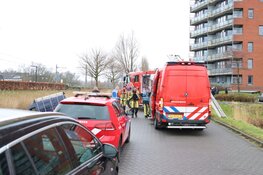 Bestelbus raakt te water in Heemskerk
