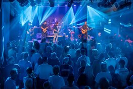 Dansend de zomer in met Vroege Vogels en De Neven van Ed