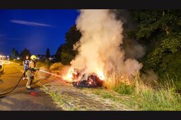 Hooibalen vatten vlam in Heemskerk