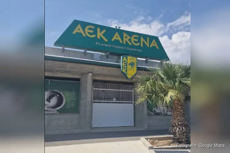 Vroege rode kaart nekt AZ op Cyprus