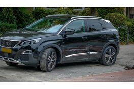 Automobilist aangehouden voor rijden onder invloed en geen rijbewijs na botsing