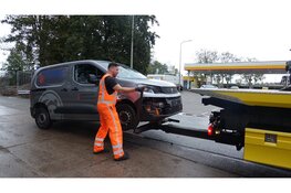 Aanrijding tussen bestelbus en personenauto in Heemskerk