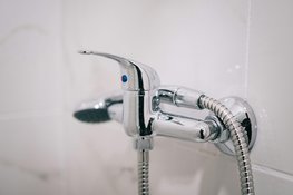 “In Heemskerk krijgen we opvallend veel meldingen over kalkvorming,” aldus Remon Waterontharders in Heemskerk