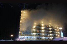 Zeer grote brand in flatgebouw Heemskerk, tientallen woningen ontruimd