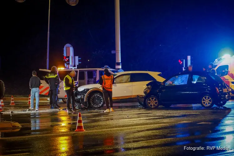 Veel schade na ongeval op kruising in Heemskerk
