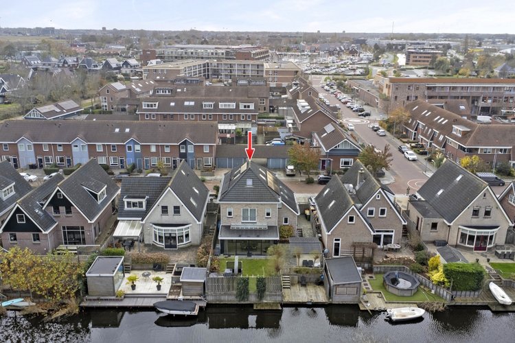 Klaversloot 41 in Broek op Langedijk, energiezuinige vrijstaande royale woning, gelegen aan het water, geschikt voor wonen en werken