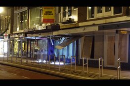 Explosie richt grote schade aan bij winkelpand in Heemskerk