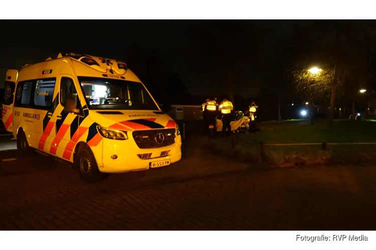 Vrouw gewond na aanrijding met paaltje in Heemskerk