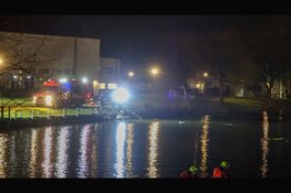 Grote zoekactie in vijver Heemskerk naar mogelijk persoon te water