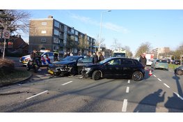 Flinke schade na ongeval tussen twee auto’s