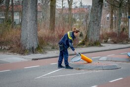 Auto rijdt door na eenzijdig ongeval met veel schade in Heemskerk