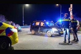 Motorrijder gewond na botsing met personenauto bij oprit A9