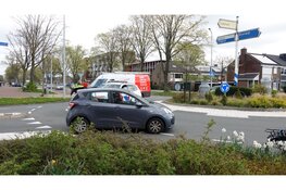 Fietser gewond bij aanrijding op rotonde in Heemskerk