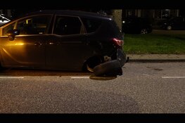 Auto botst op geparkeerd voertuig in Heemskerk, bestuurder aangehouden