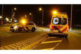 Auto botst op flitspaal in Heemskerk, bestuurder gewond