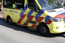Ambulance beschadigd na ongeval met bestelbus