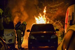 Meerdere voertuigen beschadigd bij nachtelijke autobrand in Heemskerk