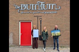 Dorpsfotograaf en dorpsdichter vangen Heemskerkse kas in woord en beeld