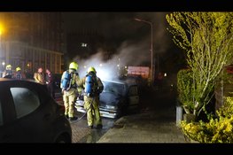 Geparkeerde auto door brand verwoest in Heemskerk