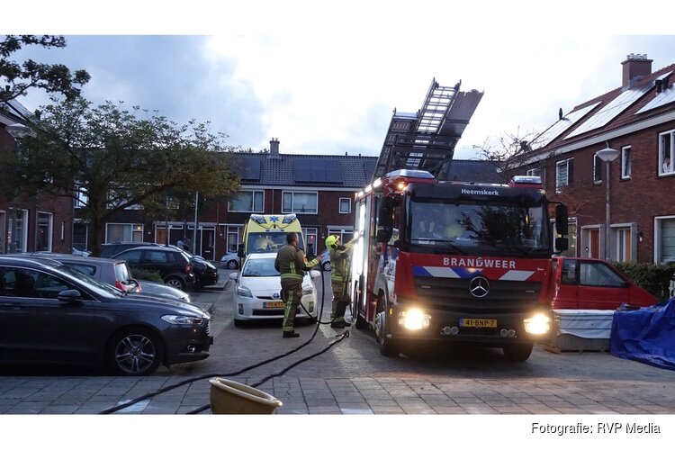 Bewoner probeert zelf brand te blussen in schuur in Heemskerk