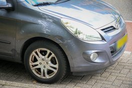 Fietsster gewond na aanrijding met auto in Heemskerk