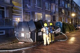 Container vliegt in brand op de Beneluxlaan in Heemskerk