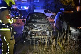 Auto volledig verwoest door brand in Heemskerk