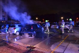 Auto volledig verwoest door brand in Heemskerk