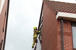 Losgewaaide gevelbekleding zorgt voor inzet brandweer in Heemskerk