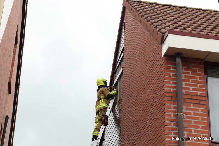 Losgewaaide gevelbekleding zorgt voor inzet brandweer in Heemskerk